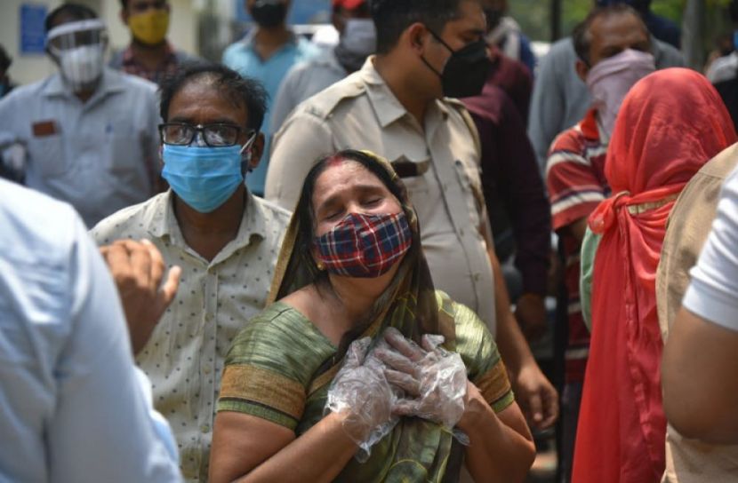সংক্রমণ কমলেও, মৃত্যু বাড়ছে ভারতে
