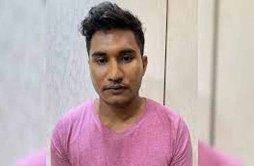 নগ্ন ছবি দেখিয়ে ধর্ষণ, মরিচের গুড়া মেরে রক্ষা