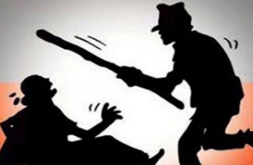 পতিতাবৃত্তিতে রাজি না হওয়ায় নারীকে মারধর