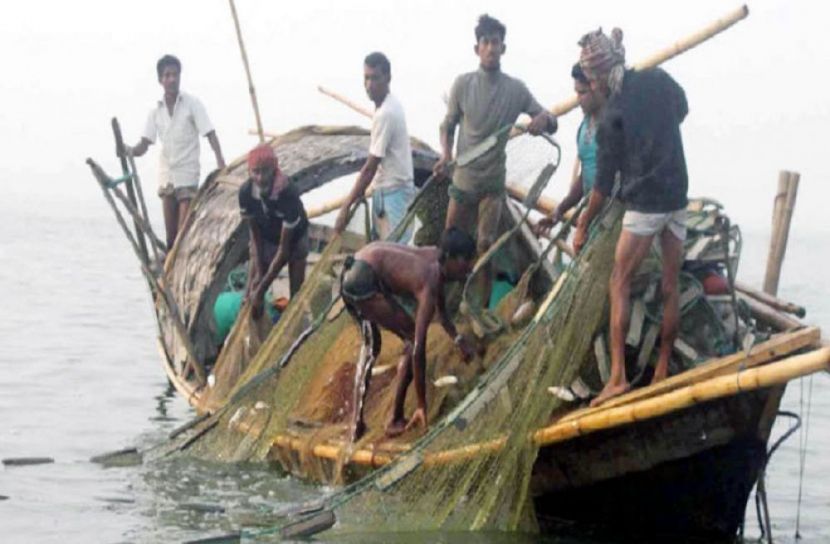 জেলেদের জন্য সাড়ে ৯ হাজার মেট্রিক টন চাল বরাদ্দ