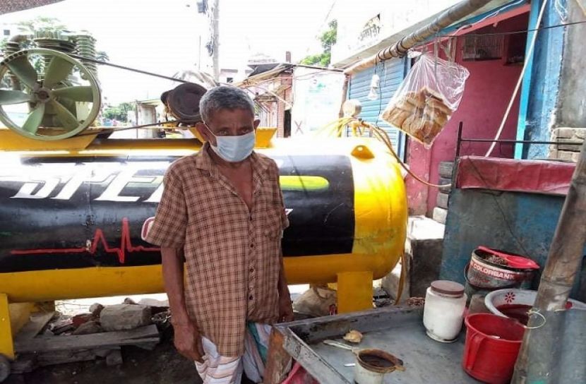 লকডাউনে ভালো নেই চা দোকানি রবিমল্লিক