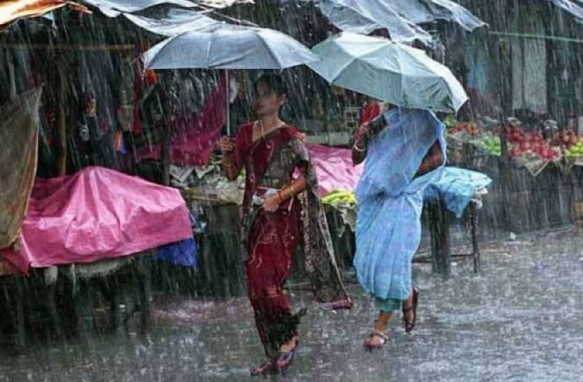 শুক্রবার বৃষ্টি হালকা-মাঝারি, কয়েক জায়গায় ভারী
