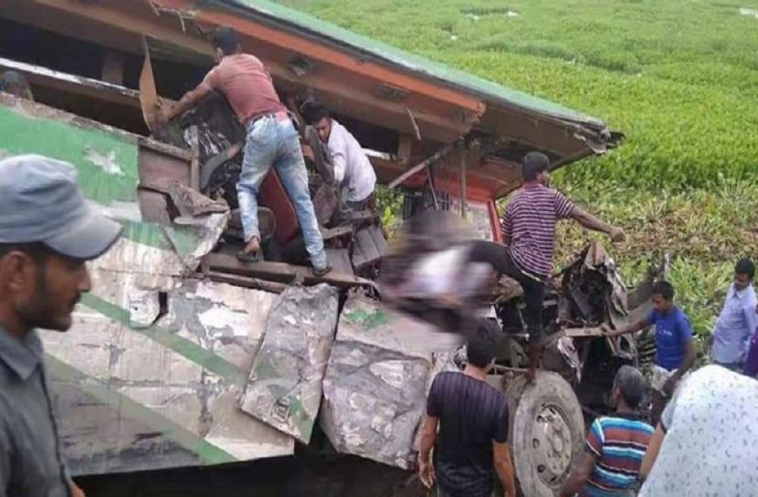মিঠাপুকুরে সড়ক দুর্ঘটনায় ৫ জন নিহত