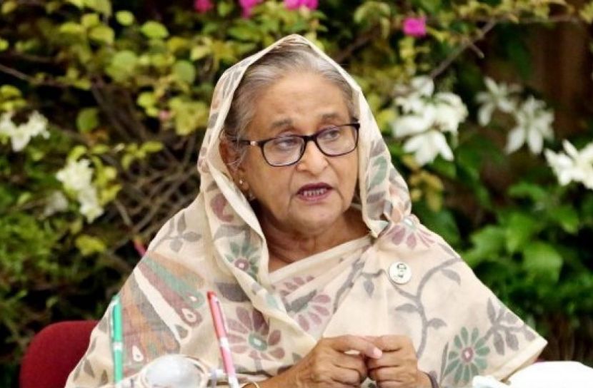 যুদ্ধাহত বীরদের ফল-মিষ্টি দিলেন প্রধানমন্ত্রী