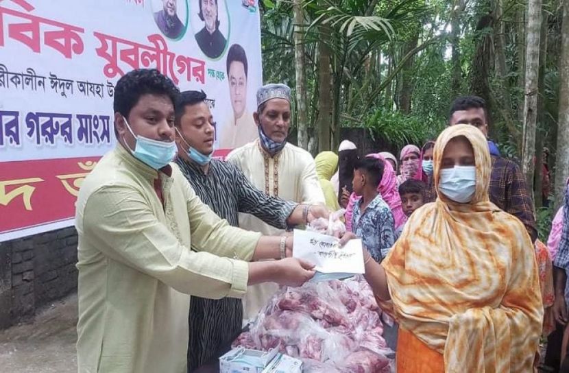 মানবিক যুবলীগের পক্ষে লক্ষ্মীপুরে বঙ্গবন্ধুর নামে কোরবানি দিলেন বায়েজীদ 