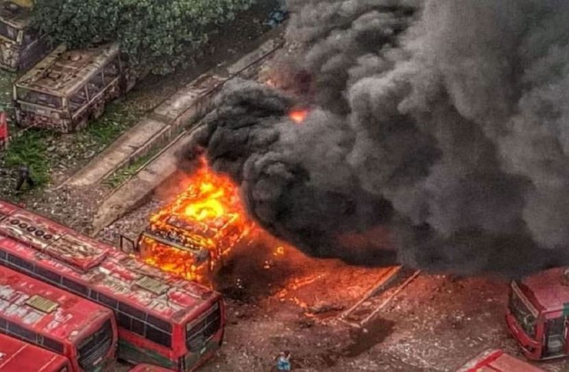 আগুনে পুড়ল বিআরটিসির ১টি বাস