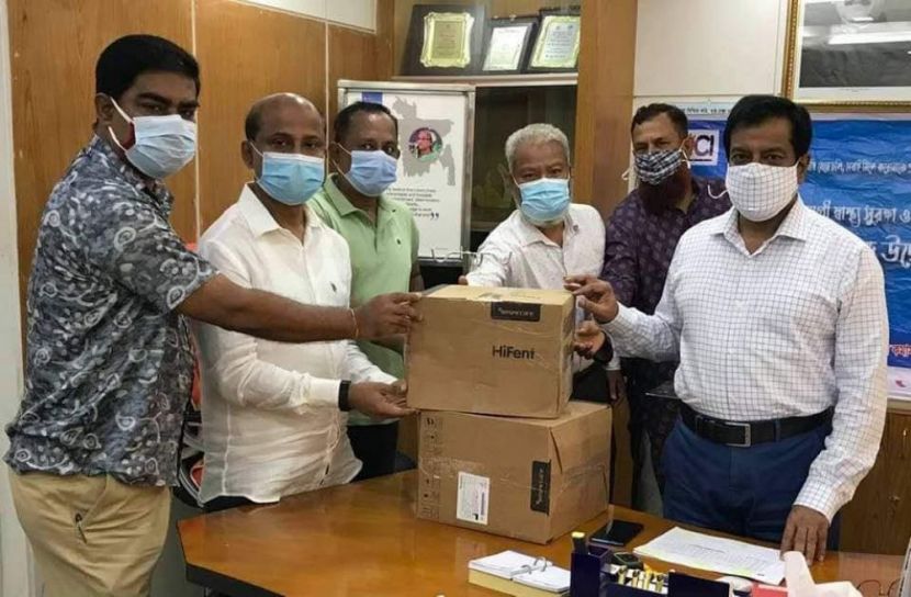 ঠাকুরগাঁওয়ে চিকিৎসা সামগ্রী বিতরণ