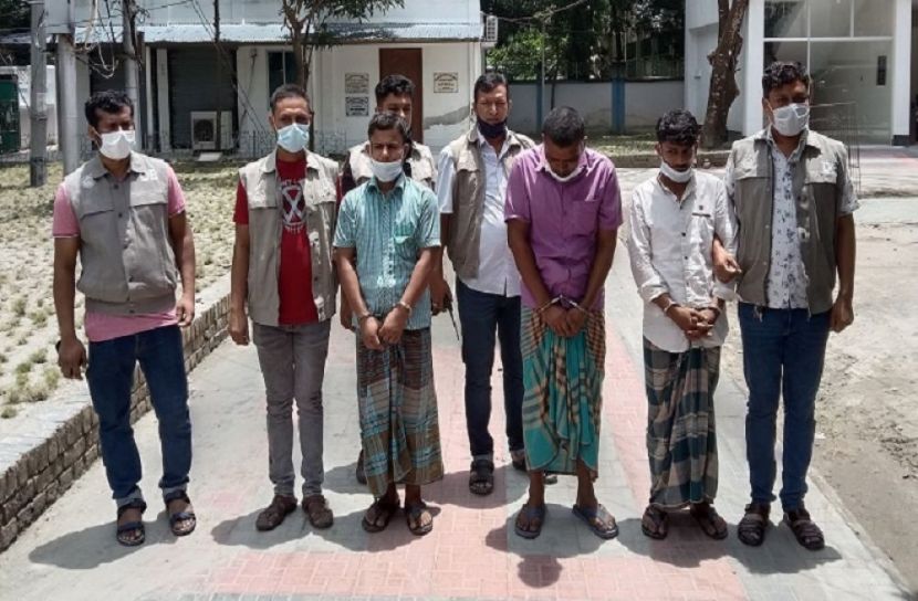 নরসিংদীতে ৪ ডাকাত গ্রেফতার