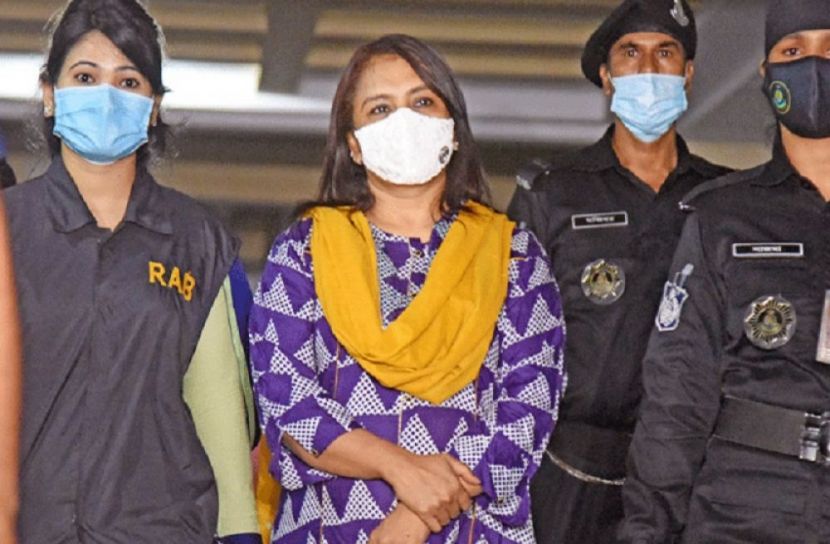হেলেনার বিরুদ্ধে প্রস্তুত তিন মামলা
