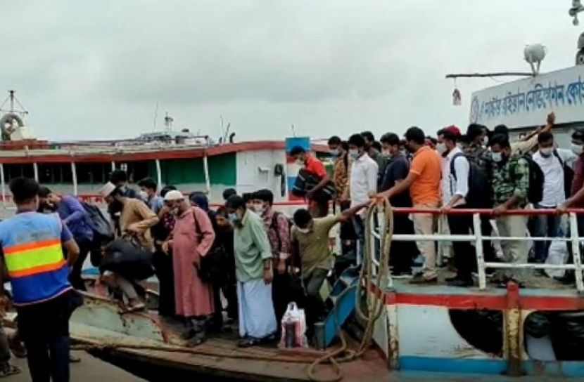 শিমুলিয়া-বাংলাবাজার যোগে কর্মস্থলে ফিরছে মানুষ