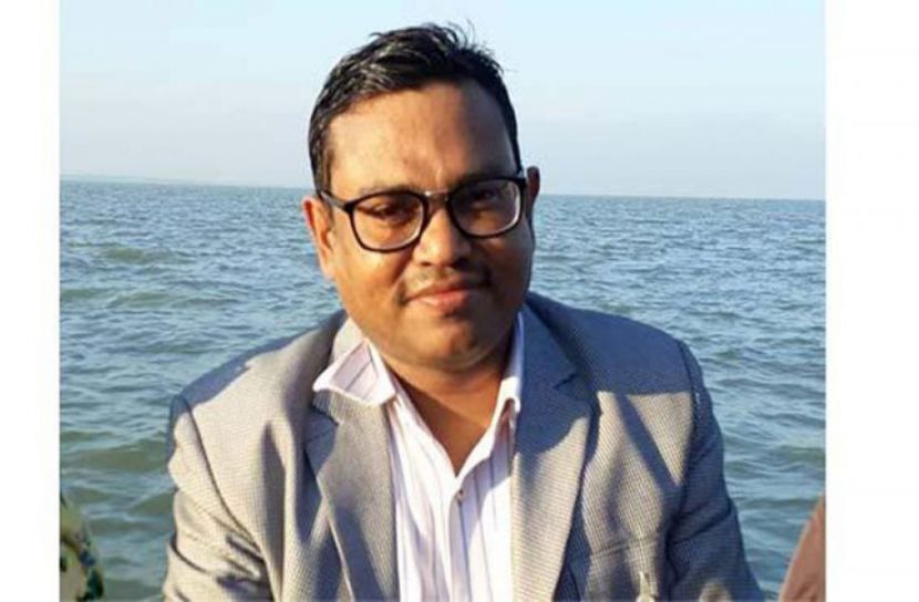 ঢাবি অধ্যাপকের বিরুদ্ধে আইসিটি আইনে মামলা