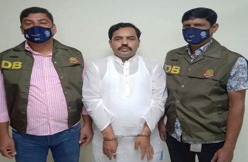 চার দিনের রিমান্ডে দরজি মনির