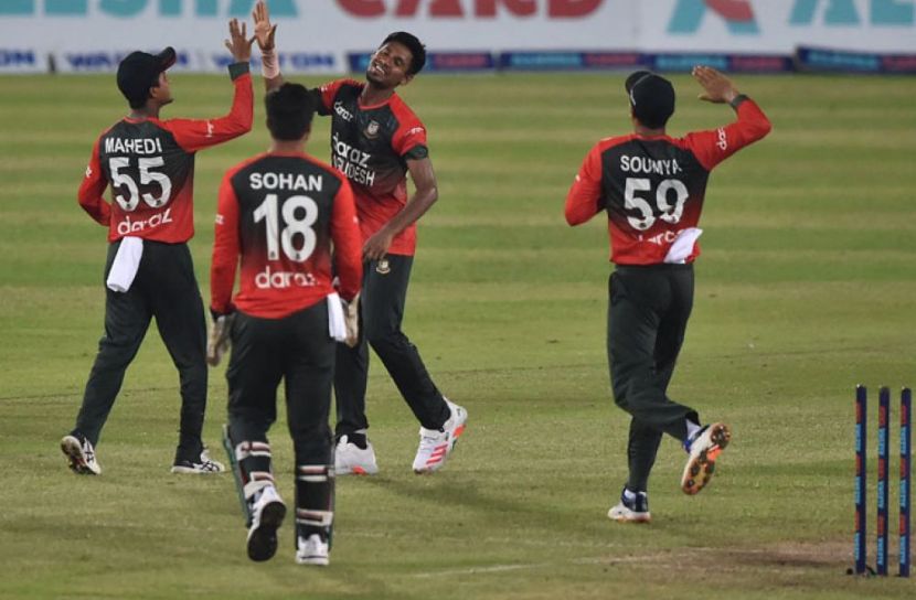 হ্যাটট্রিক হলো না মুস্তাফিজের