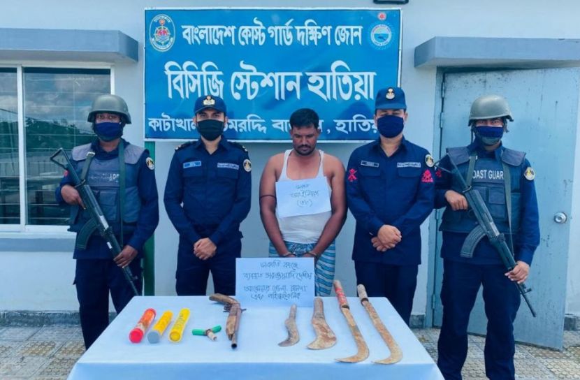 হাতিয়ায় ডাকাত বাহিনীর প্রধান আটক