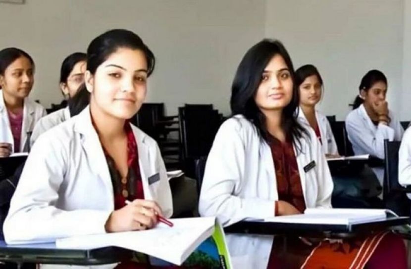 চার শর্তে মেডিকেলের ক্লাস
