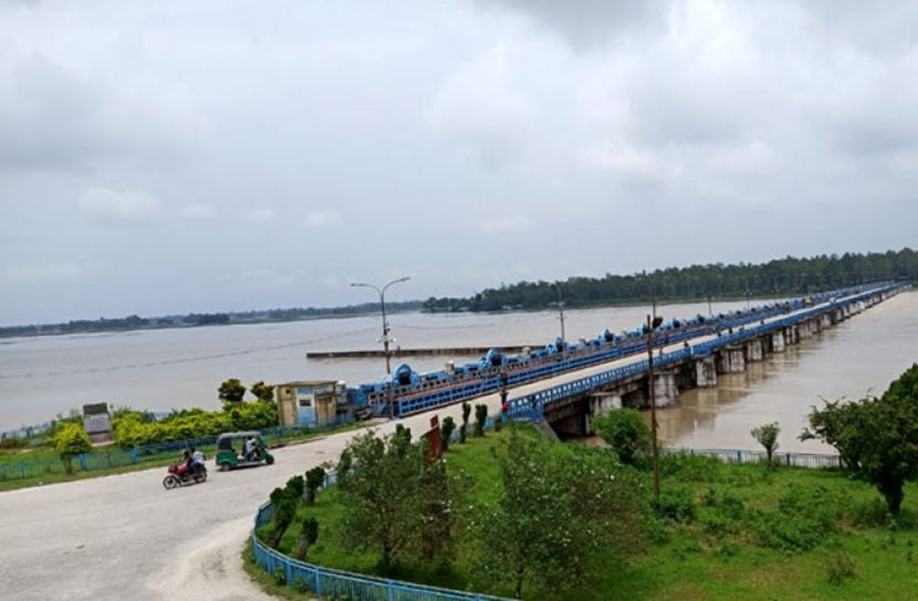 তিস্তার পানি বিপদসীমার ওপরে, বন্যার আশঙ্কা