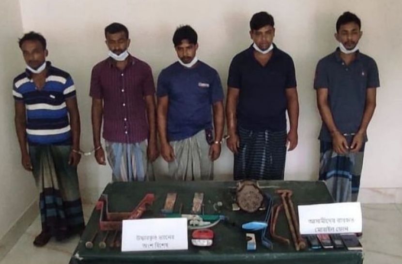 সিগারেটের টুকরায় ধরা পড়লো খুনি