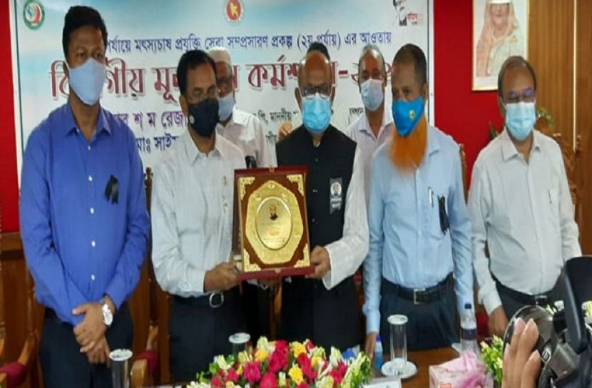 বাঙালির পাতে ফিরছে দেশিয় মাছ