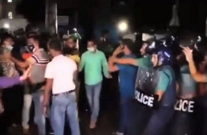 ইউএনও’র ভবনে হামলায় গ্রেফতার ১৩