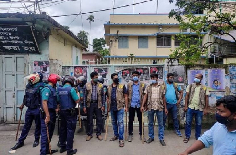মেয়রের বাসায় অভিযানে গিয়ে ফিরে এলো পুলিশ