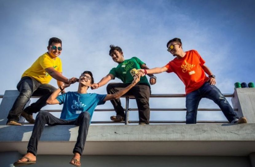 বন্ধু আছে প্রকার!