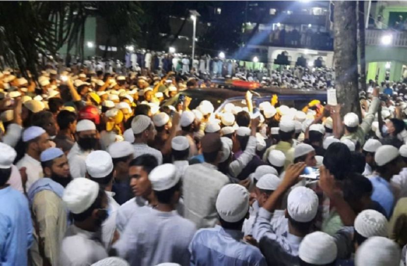 বাবুনগরীর জানাজায় অংশ নিতে মানুষের ঢল