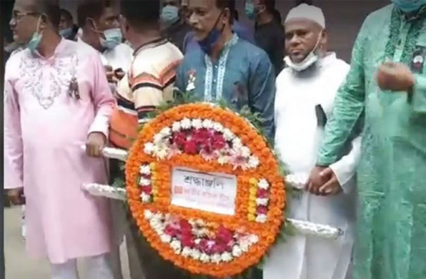 ২১ আগস্টের শহীদ বেদীতে শ্রদ্ধা