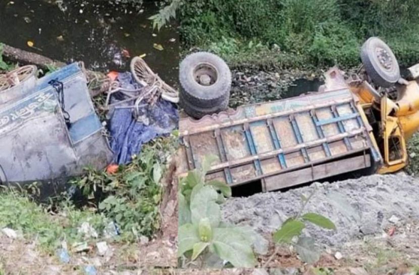 বেপরোয়া ট্রাক নিয়ন্ত্রণ হারিয়ে খাদে, ভ্যানচালক নিহত