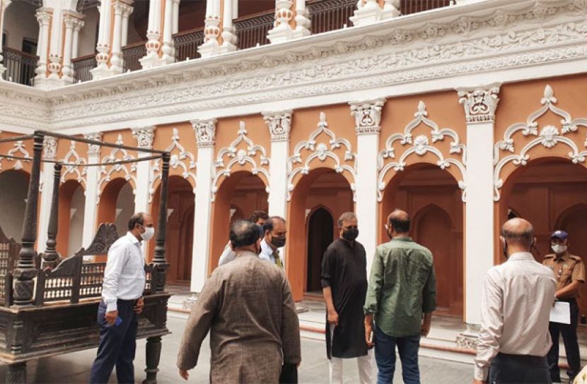 আদিরূপে ফিরছে পানাম নগর