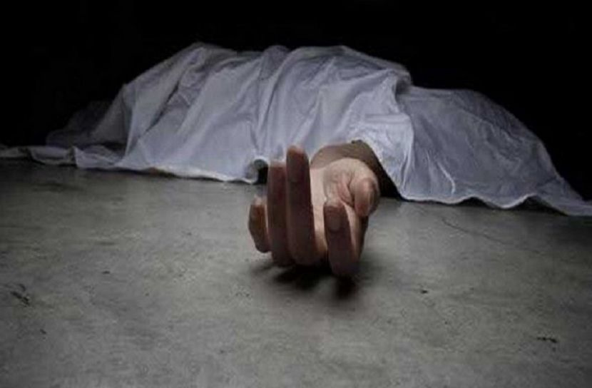 প্রবাসীর স্ত্রীকে গলা কেটে খুন