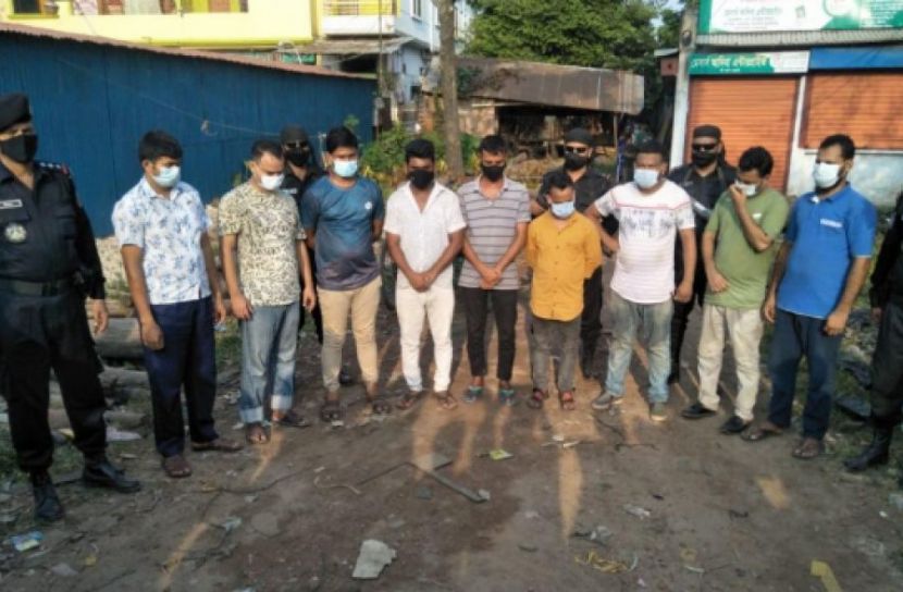 পাসপোর্ট অফিসে দালালচক্রের ৯ সদস্য আটক