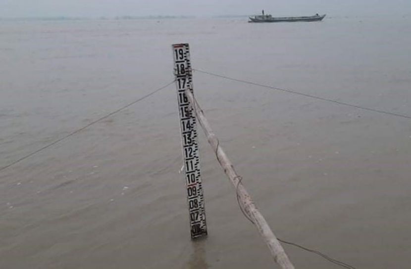 যমুনা নদীর পানি কমছে  