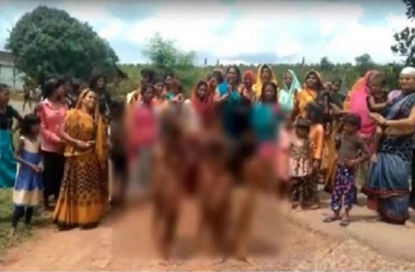৬ কিশোরীকে নগ্ন করলো গ্রামবাসী
