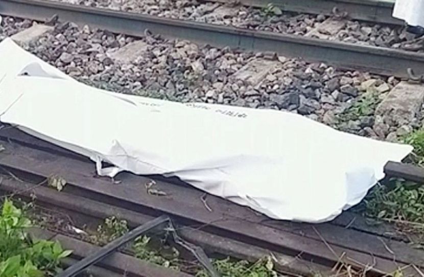 ট্রেনের ধাক্কায় অজ্ঞাত ব্যক্তি নিহত