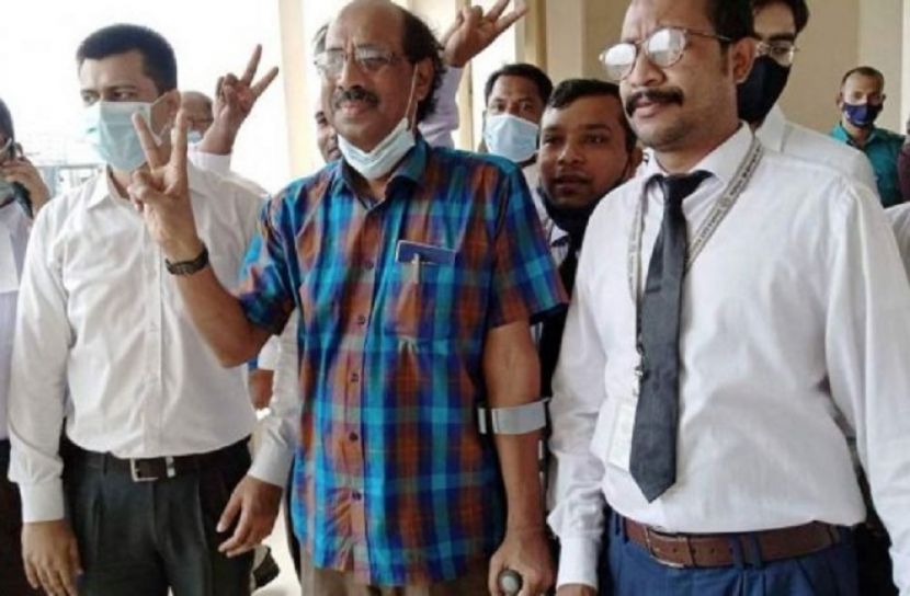 খালাস পেলেন সাংবাদিক প্রবীর সিকদার