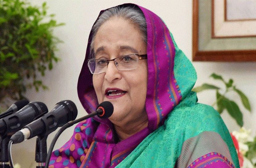 হাতুড়ি-শাবলে ঘর ভেঙে গণমাধ্যমে প্রচার 
