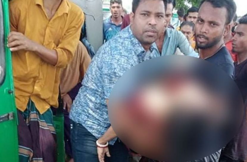 প্রাইভেটকার পানিতে, শিক্ষার্থী নিহত
