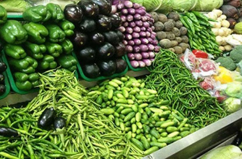 দাম কমেছে কাঁচা মরিচের, বেড়েছে মুরগীর
