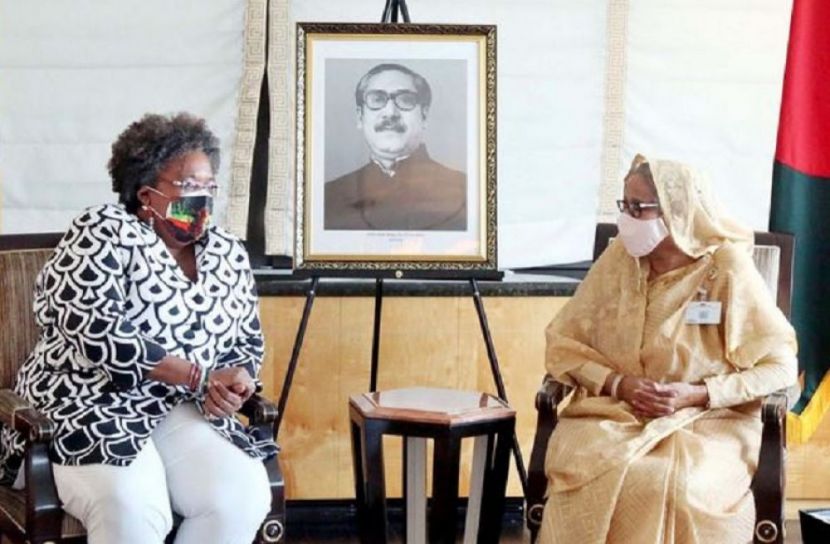 বার্বাডোজের প্রধানমন্ত্রী মিয়া আমোর মোটলি এবং প্রধানমন্ত্রী শেখ হাসিনা। ছবি: সংগৃহীত