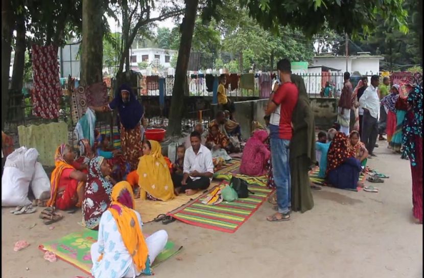 শয্যা সংকটে গাছ তলায় রোগীরা