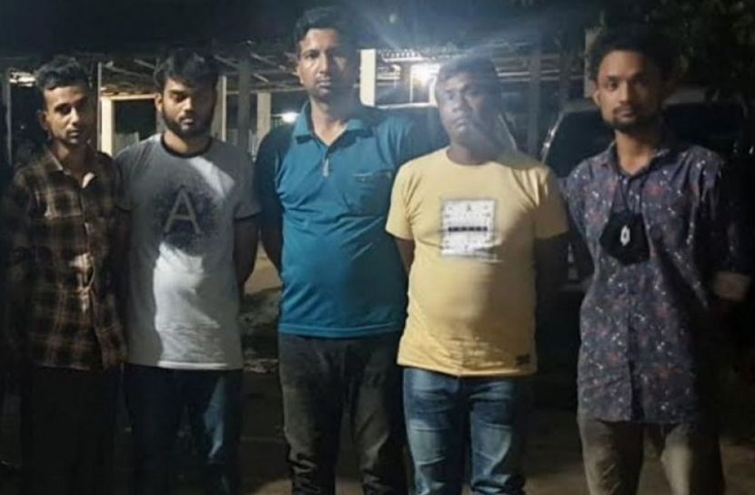 পর্নো ভিডিও সরবরাহ, আটক ৫
