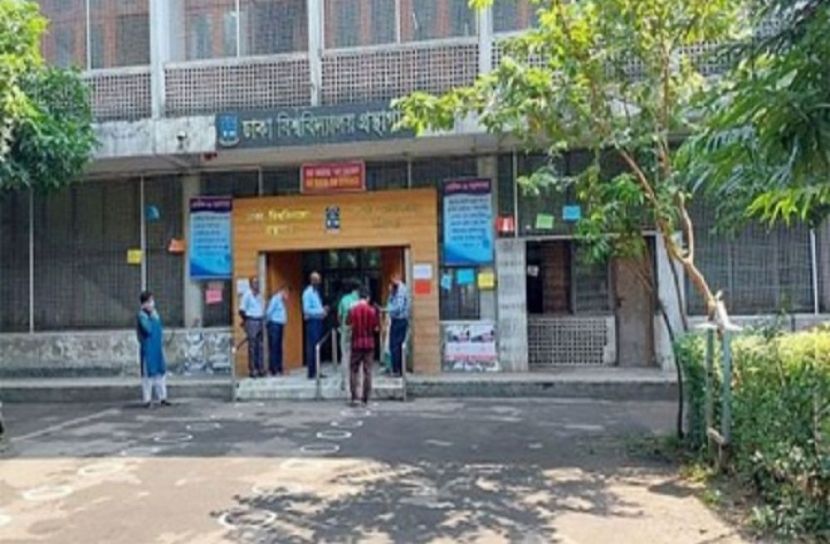 প্রাণ ফিরেছে ঢাবি গ্রন্থাগারে