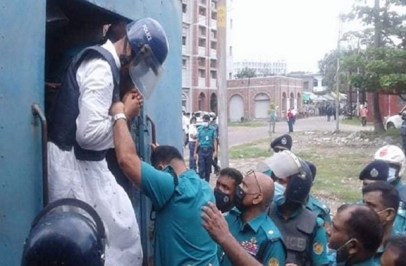 মামুনুল হক আদালত থেকে কারাগারে 