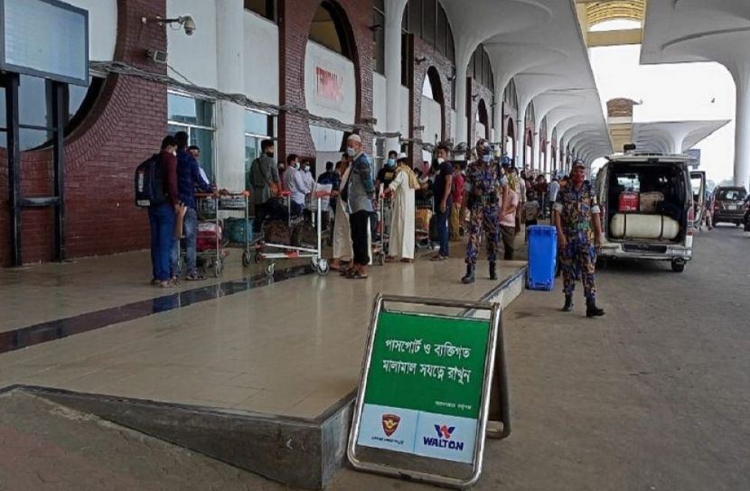 বিমানবন্দরে করোনা পরীক্ষা শুরু