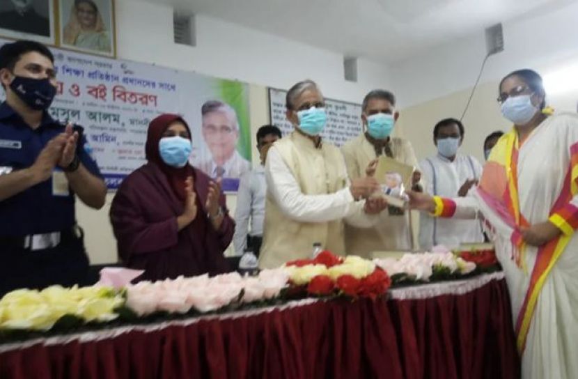শিক্ষকরা জাতিকে এগিয়ে নেওয়ার হাতিয়ার