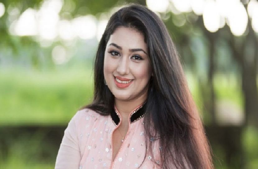 ভারত যাচ্ছেন অপু বিশ্বাস