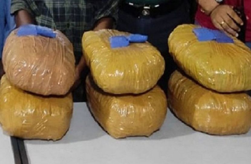 গাঁজাসহ