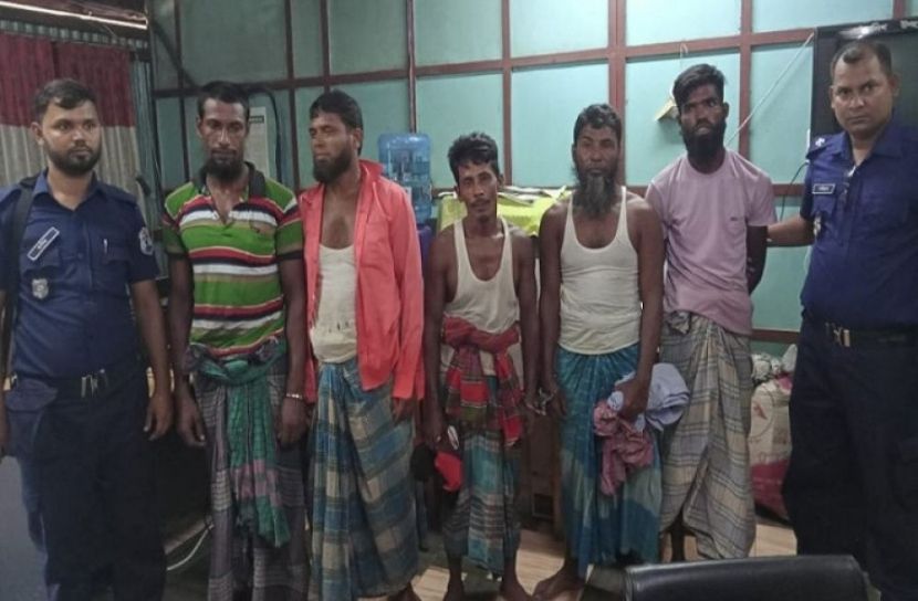 পদ্মা-মেঘনায় ৩৮ জেলের সাজা