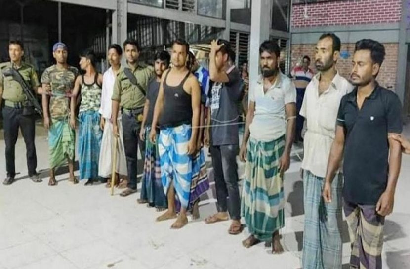 নিষেধাজ্ঞায় ইলিশ ধরায় জরিমানা