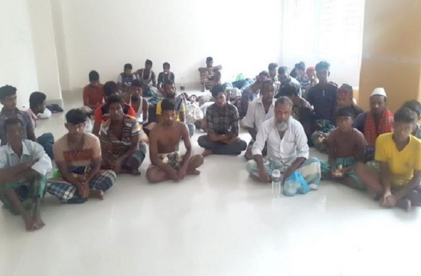 ইলিশ ধরায় ৫৯ জেলের কারাদণ্ড